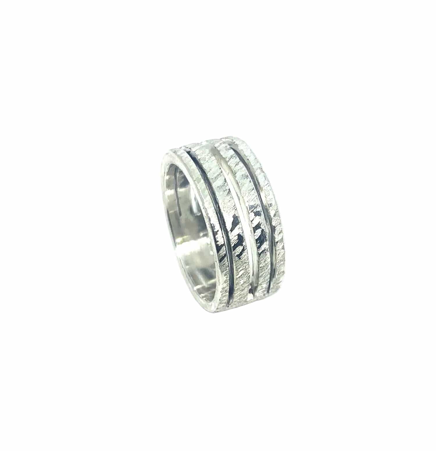 9.8mm wide band ring in sterling silver 925, lost wax carved, three line detail – Tg-Jewellery by Tamara Gervasio