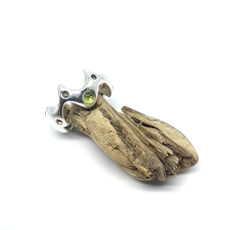 Sea Slug Ring – Sterling Silver 925 with Cabochon Iolite, Peridot, or Garnet - Tg-Jewellery By Tamara Gervasio
