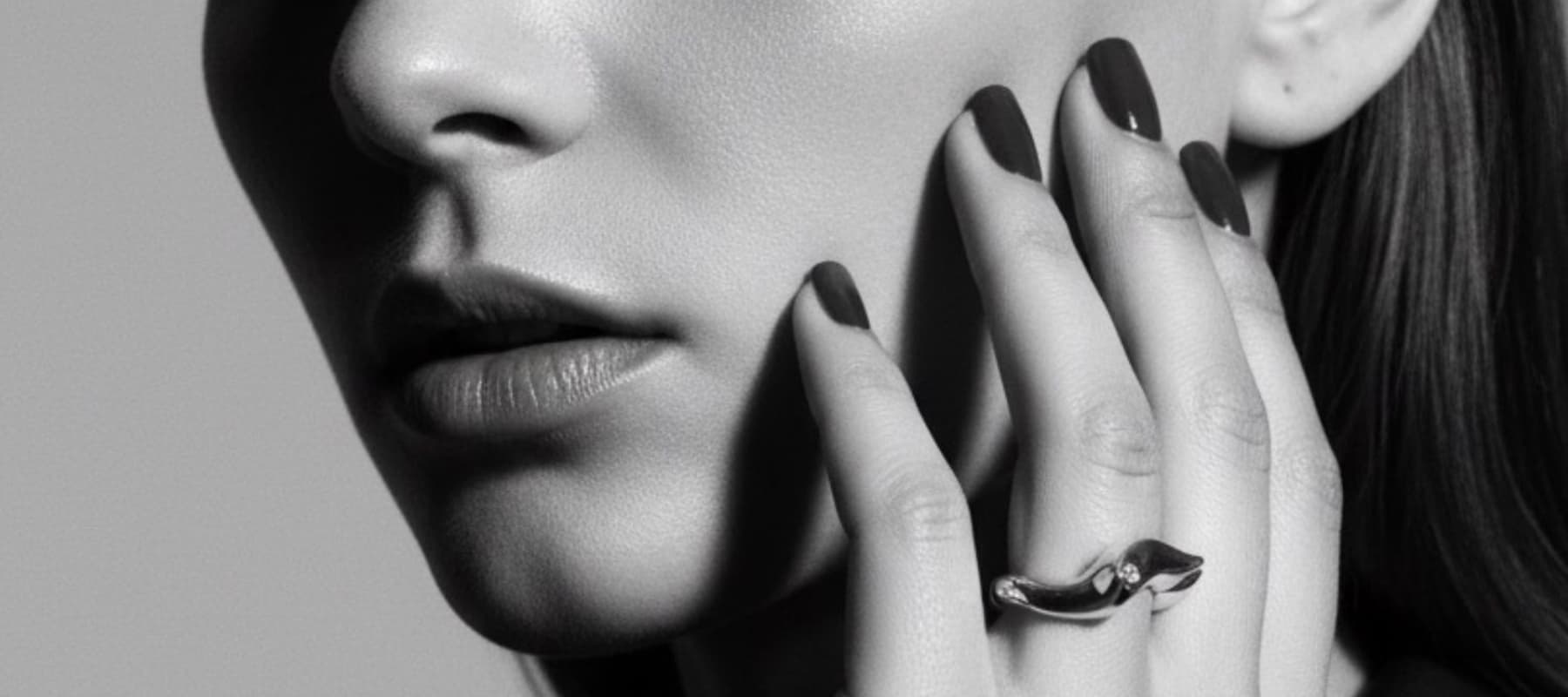 Star ring in sterling silver 925 handcrafted from lost wax carving, worn by Kylie Jenner – Tg-Jewellery by Tamara Gervasio.