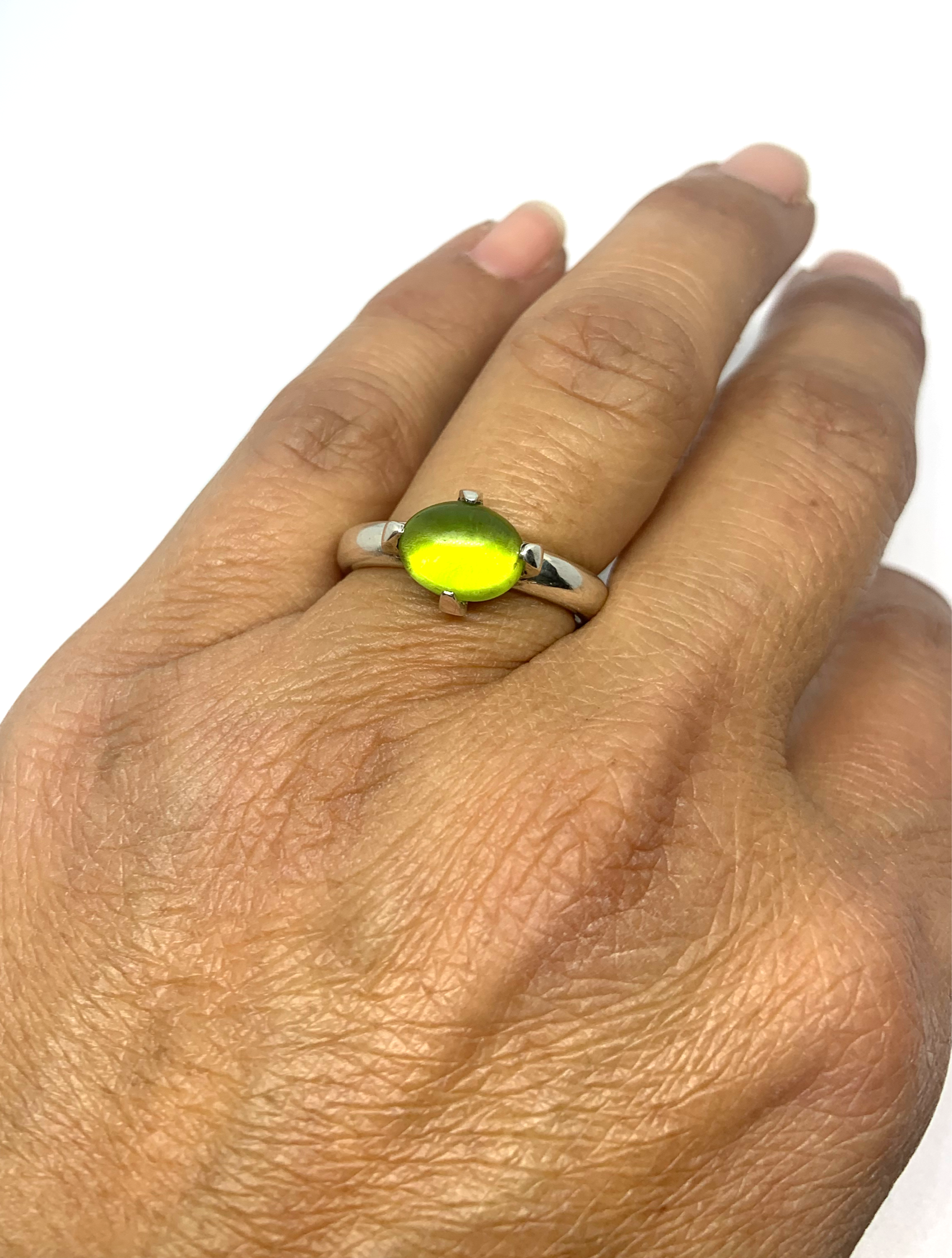 Simplicity Ring with Oval Peridot Cabochon | Sterling Silver - Tg-Jewellery By Tamara Gervasio