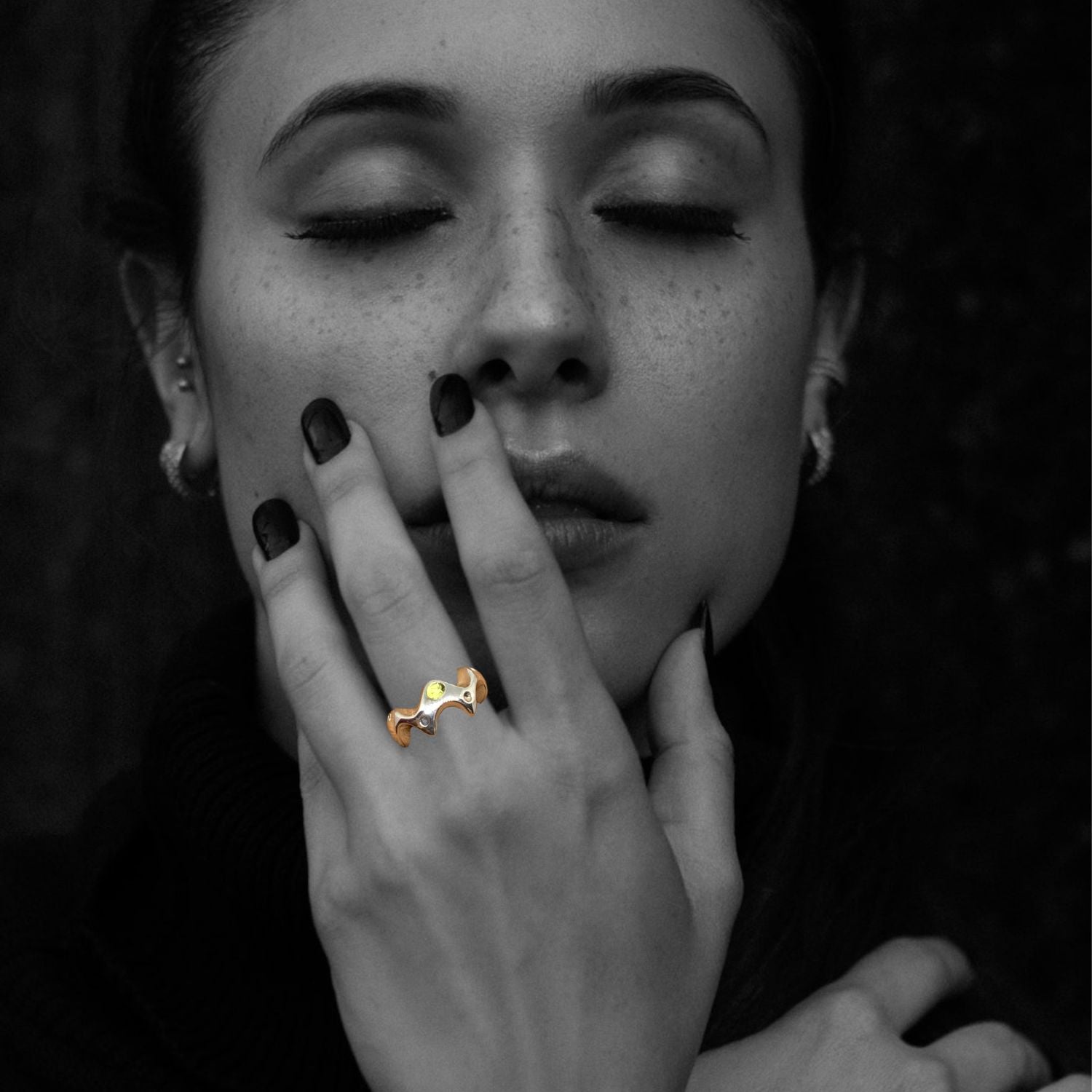 Sea Slug Ring – Sterling Silver 925 with Cabochon Iolite, Peridot, or Garnet - Tg-Jewellery By Tamara Gervasio