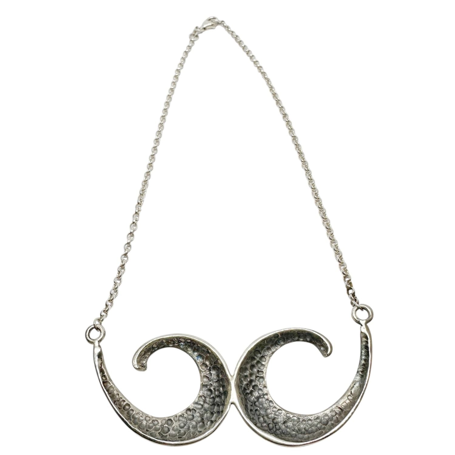 terling silver 925 chain and clasp detail on Conchiglia choker necklace, 40cm length, handmade by Tamara Gervasio