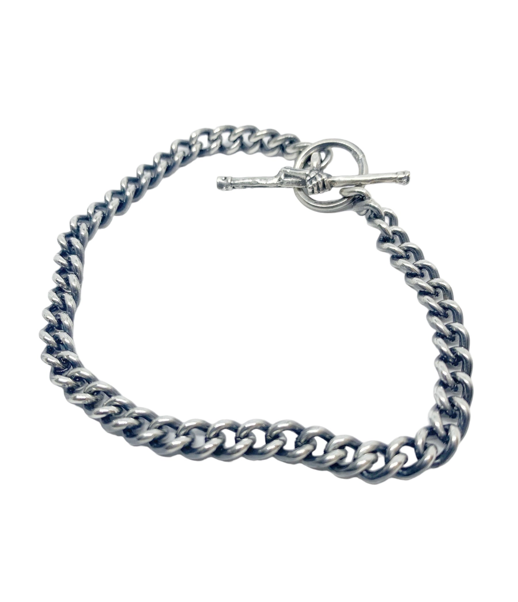 5mm curb chain bracelet with skeletal hand T-bar clasp in sterling silver 925, front view – Tg-Jewellery by Tamara Gervasio