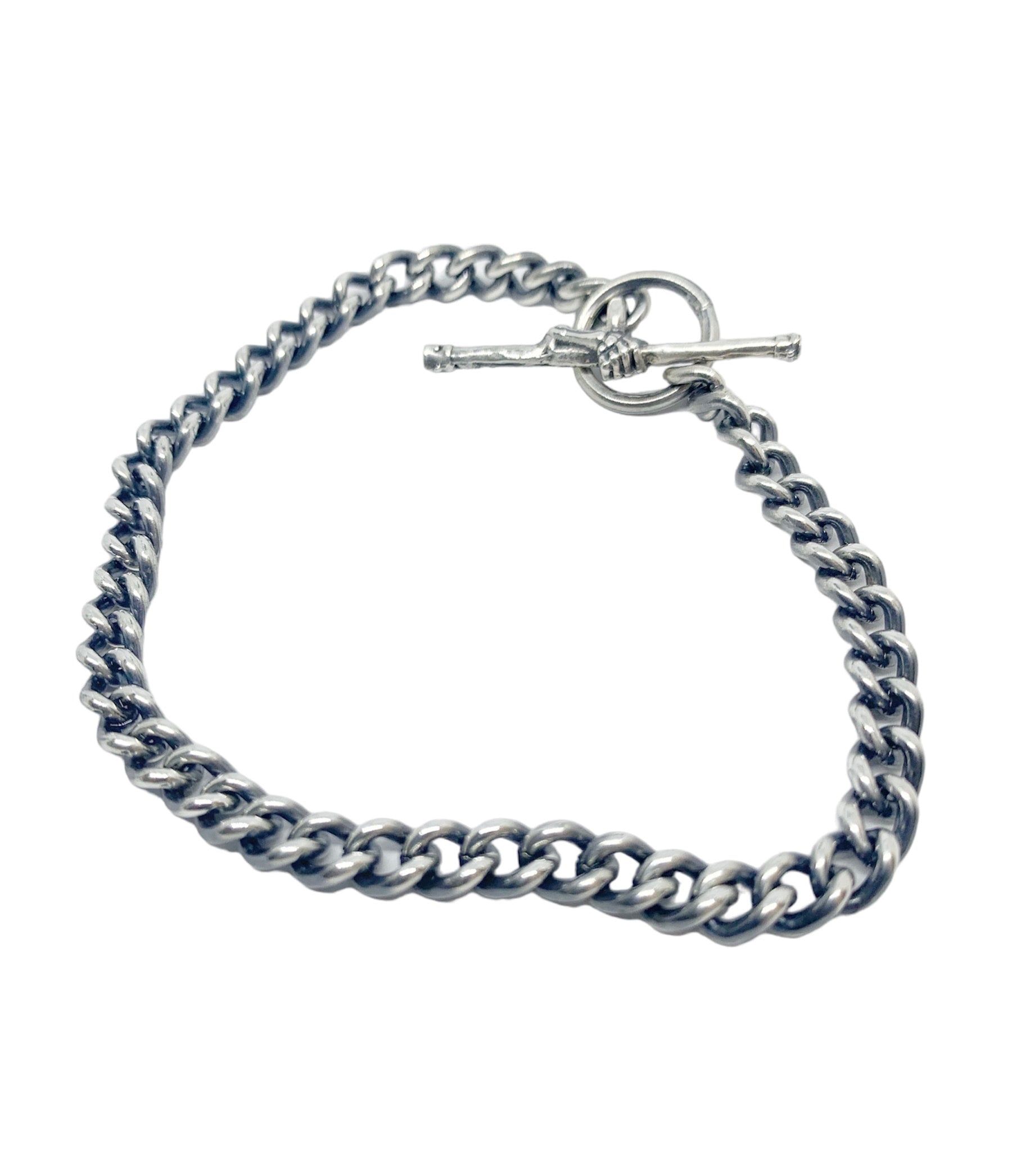 5mm curb chain bracelet with skeletal hand T-bar clasp in sterling silver 925, front view – Tg-Jewellery by Tamara Gervasio