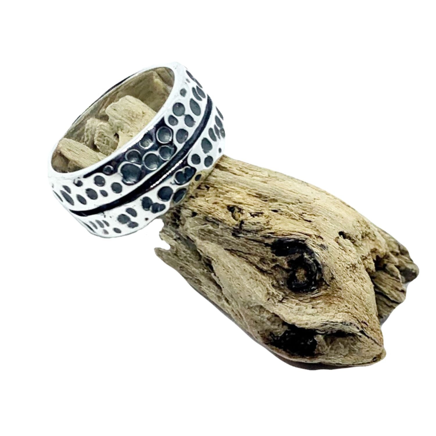 Close-up showing polished surface and oxidised edge contrast- Tg-Jewellery By Tamara Gervasio