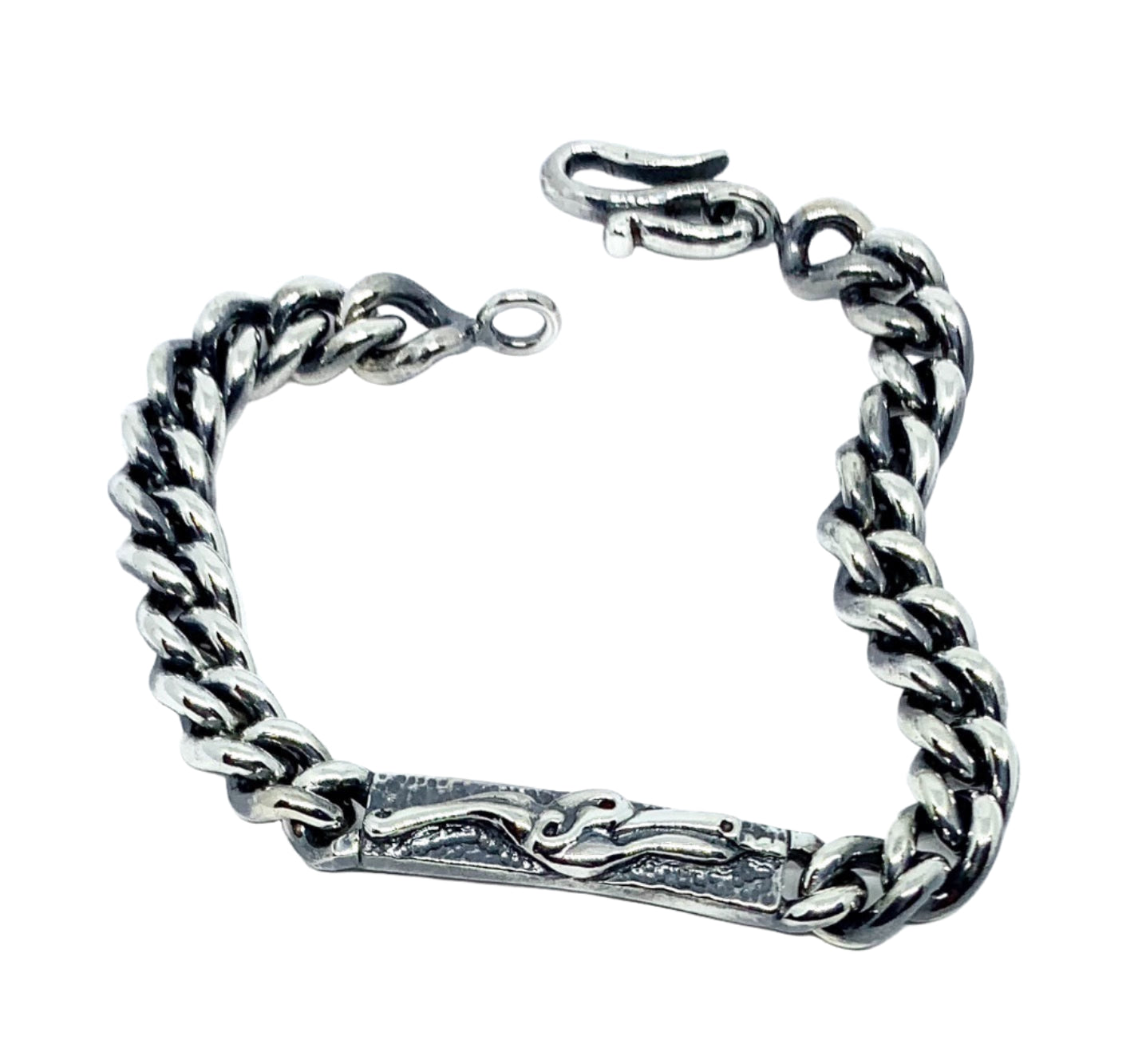 Close-up of embossed Celtic dog motif on sterling silver 925 bracelet – TG-Jewellery- Tg-Jewellery By Tamara Gervasio
