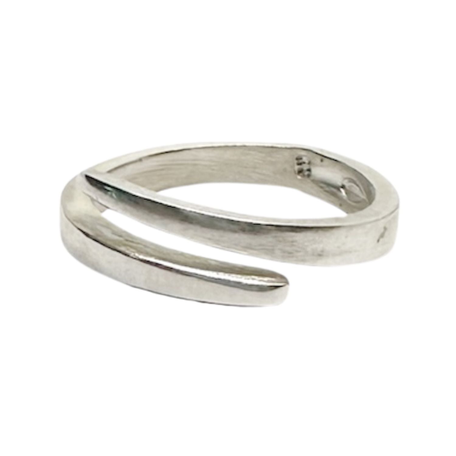 Dynamic Open Band Ring in sterling silver 925 – minimalist adjustable split band, handmade by Tamara Gervasio, Cornwall