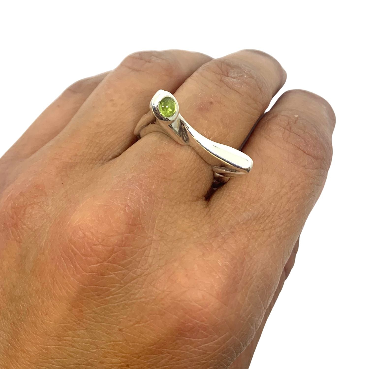 Handcrafted sterling silver 925 Pyramid ring with peridot green cabochon gemstone – TG-Jewellery