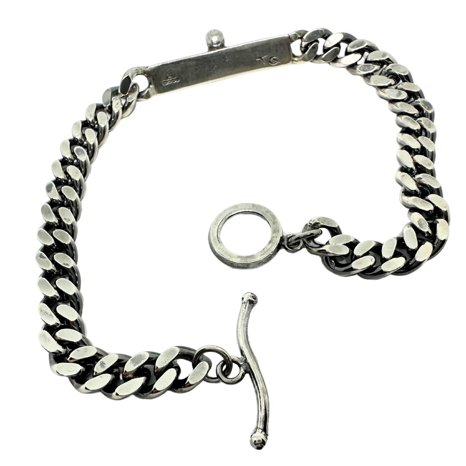Reverse view of men's skull plate curb chain bracelet in sterling silver 925 with T-bar clasp – Tg-Jewellery by Tamara Gervasio
