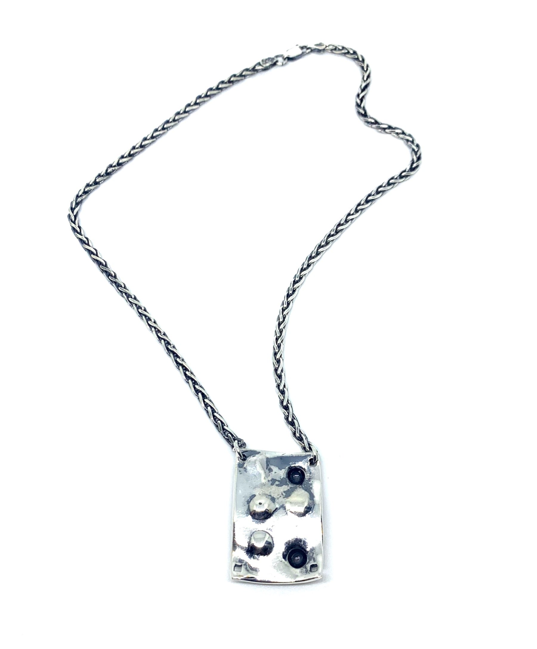 Back view of three skull faces choker necklace, sterling silver 925 Byzantine chain detail – Tg-Jewellery by Tamara Gervasio