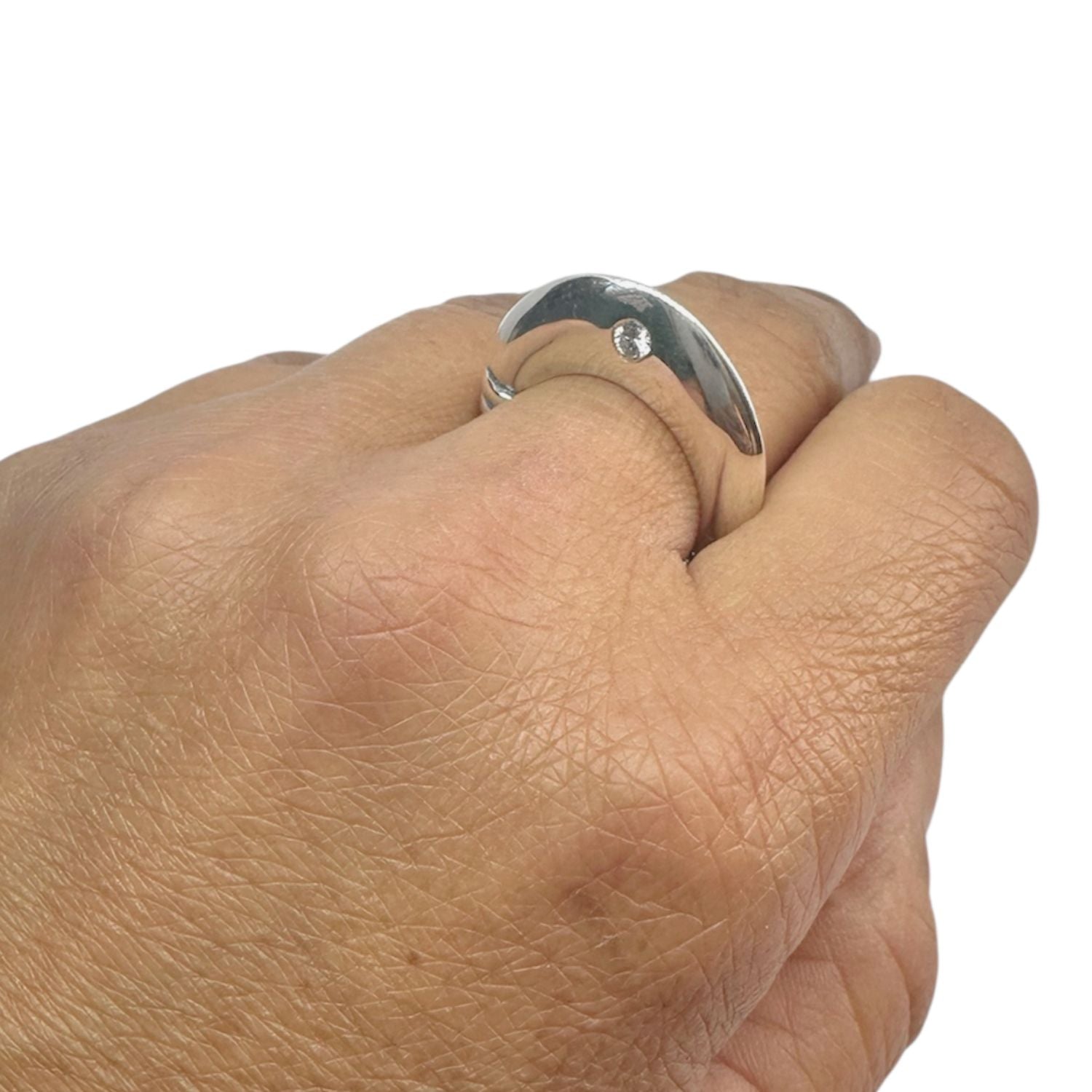 Close-up of Fountain Ring cubic zirconia variant — hand-set stones in avant-garde silver setting, 925 stamped, TG maker's mark - Tg-Jewellery By Tamara Gervasio