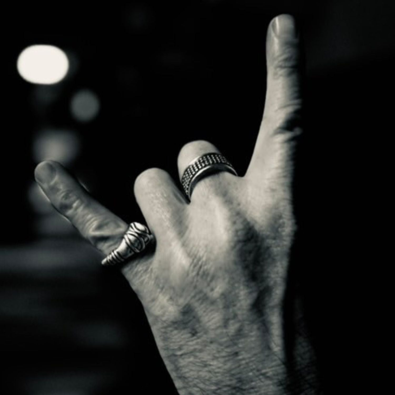 Eyebrow Unisex Ring in sterling silver 925 — full view of H.R. Giger-inspired architectural design, UK hallmarked, TG maker's mark - Tg-Jewellery By Tamara Gervasio