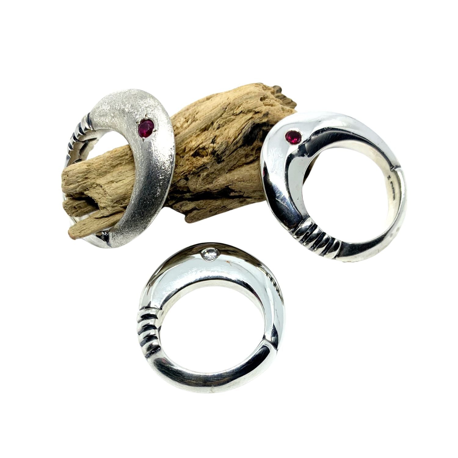 Fountain Ring in sterling silver 925 with mixed ruby and cubic zirconia stones — contrasting gemstone setting, made to order - Tg-Jewellery By Tamara Gervasio