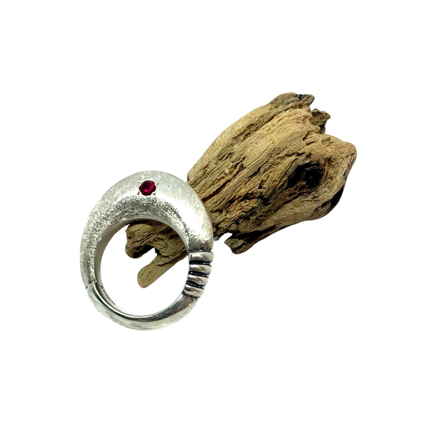 Fountain Ring ruby variant with satin and polish finish — sterling silver 925, dual-texture surface, handcrafted in London - Tg-Jewellery By Tamara Gervasio