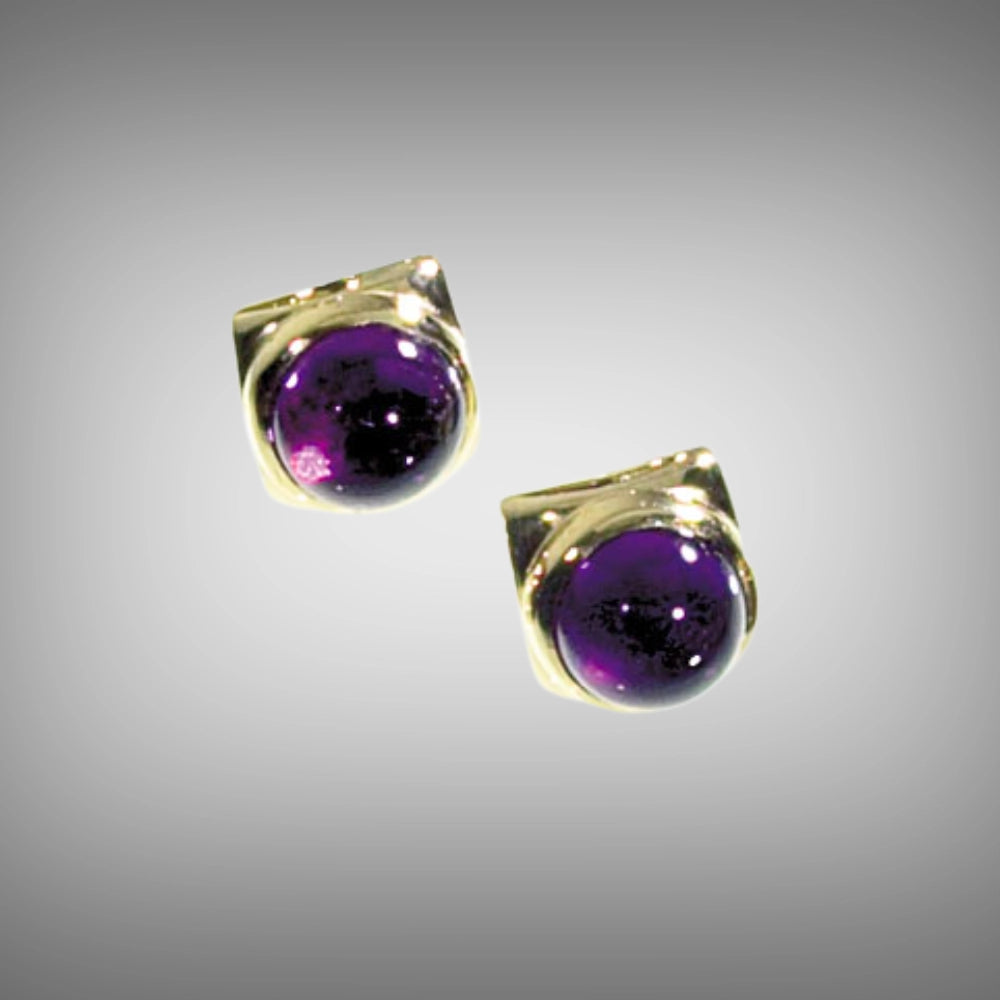 A pair of 18ct yellow gold stud earrings with round amethyst cabochon gemstones, Tg-Jewellery