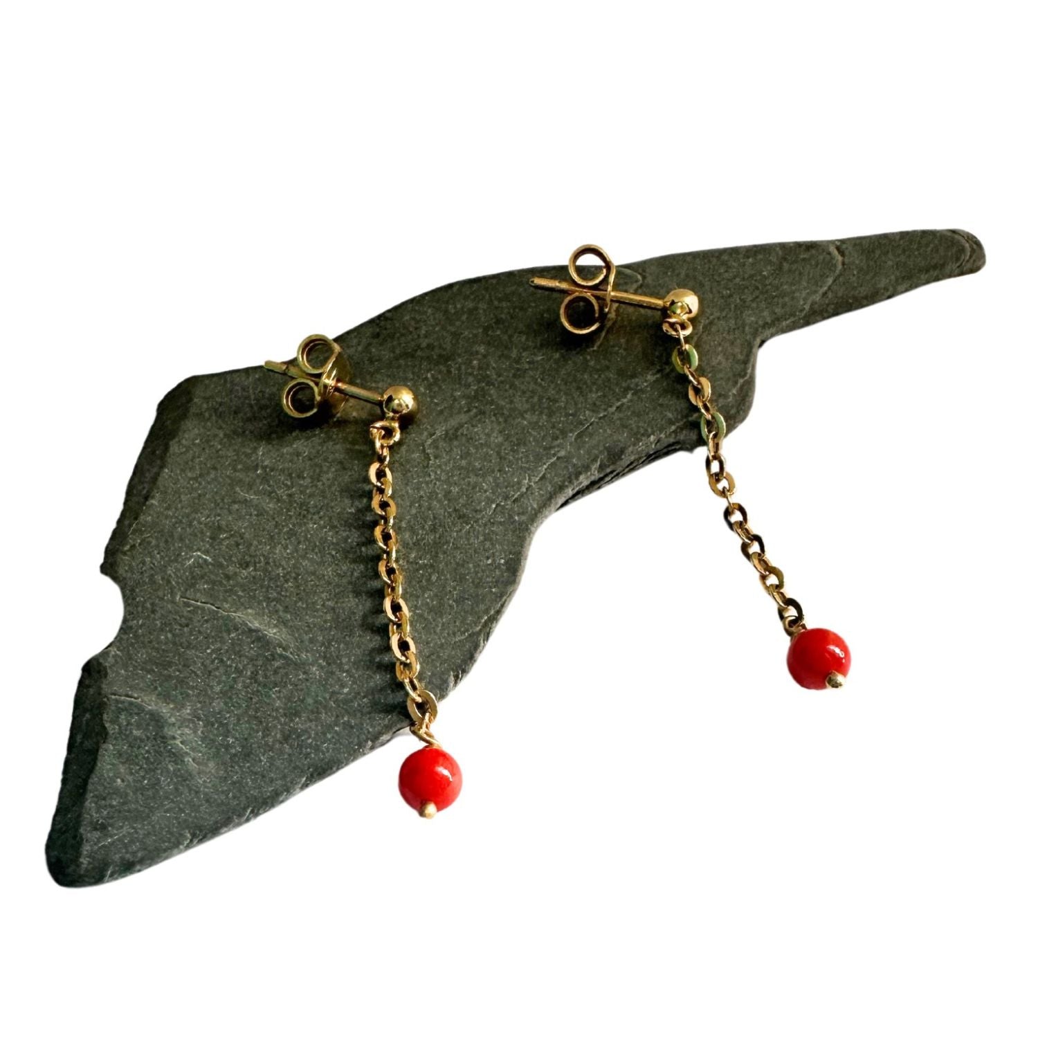 Close-up of natural Mediterranean coral beads on 18ct recycled yellow gold dangle earrings – handcrafted in Italy by Tamara Gervasio, Tg-Jewellery