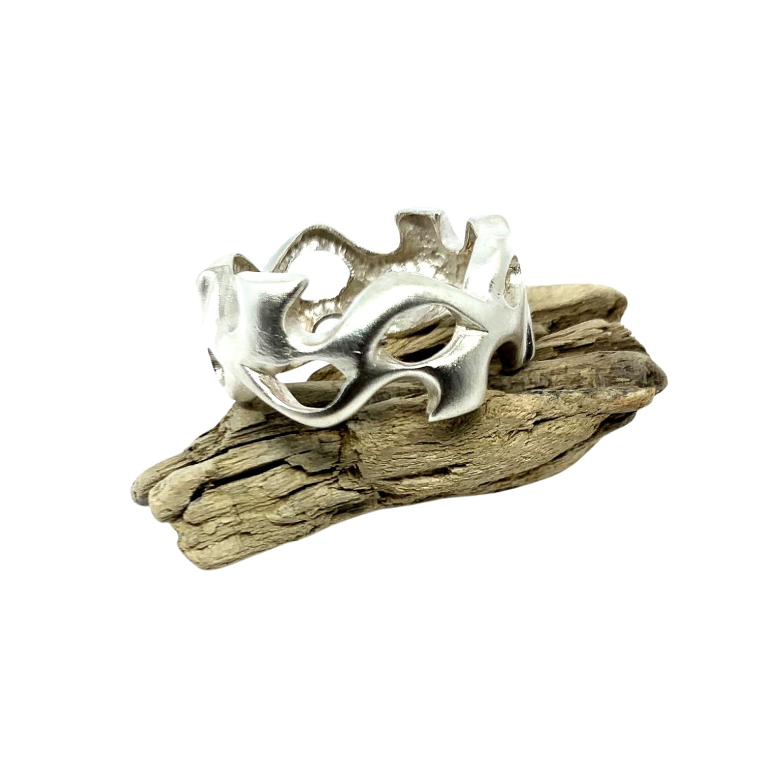Organic Ring for Men – Detail View | Sterling Silver 925 Satin Finish - Tg-Jewellery By Tamara Gervasio