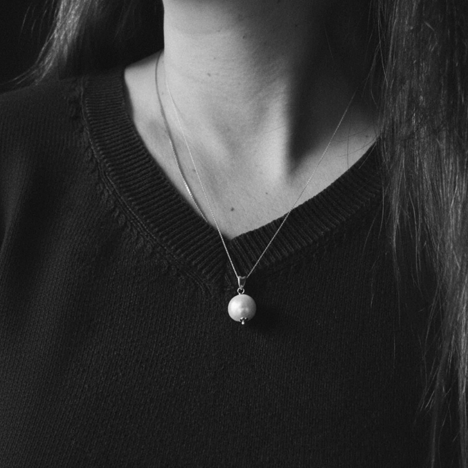 Pearl Pendant Necklace on Model | 18ct Yellow Gold & Freshwater Pearl - Tg-Jewellery By Tamara Gervasio 