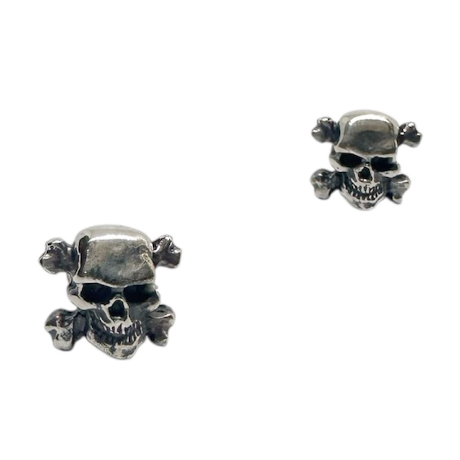 Hand carved sterling silver 925 skull stud earrings – polished and oxidised finish, 11.74x10.61mm, lost wax technique, handcrafted in Cornwall by Tamara Gervasio, Tg-Jewellery
