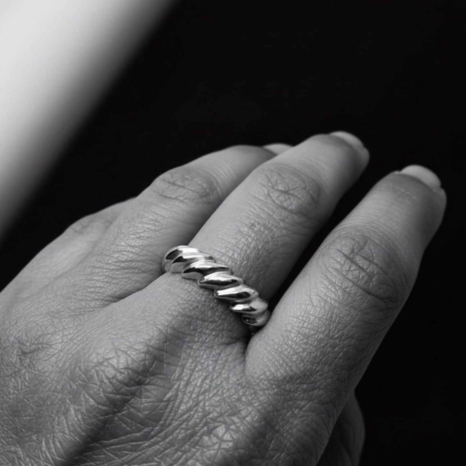Torciglione One-of-a-Kind Ring – Close-Up | Handcrafted Sterling Silver 925 - Tg-Jewellery By Tamara Gervasio