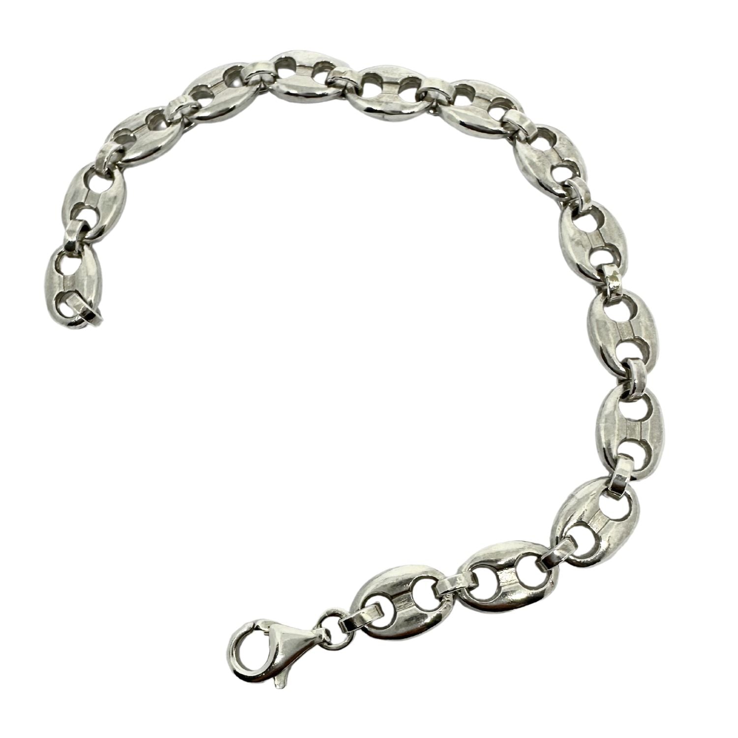 Close-up of sterling silver 925 Anchor Link Unisex Bracelet showing hand-carved link detail and high polished surface - Tg-Jewellery By Tamara Gervasio
