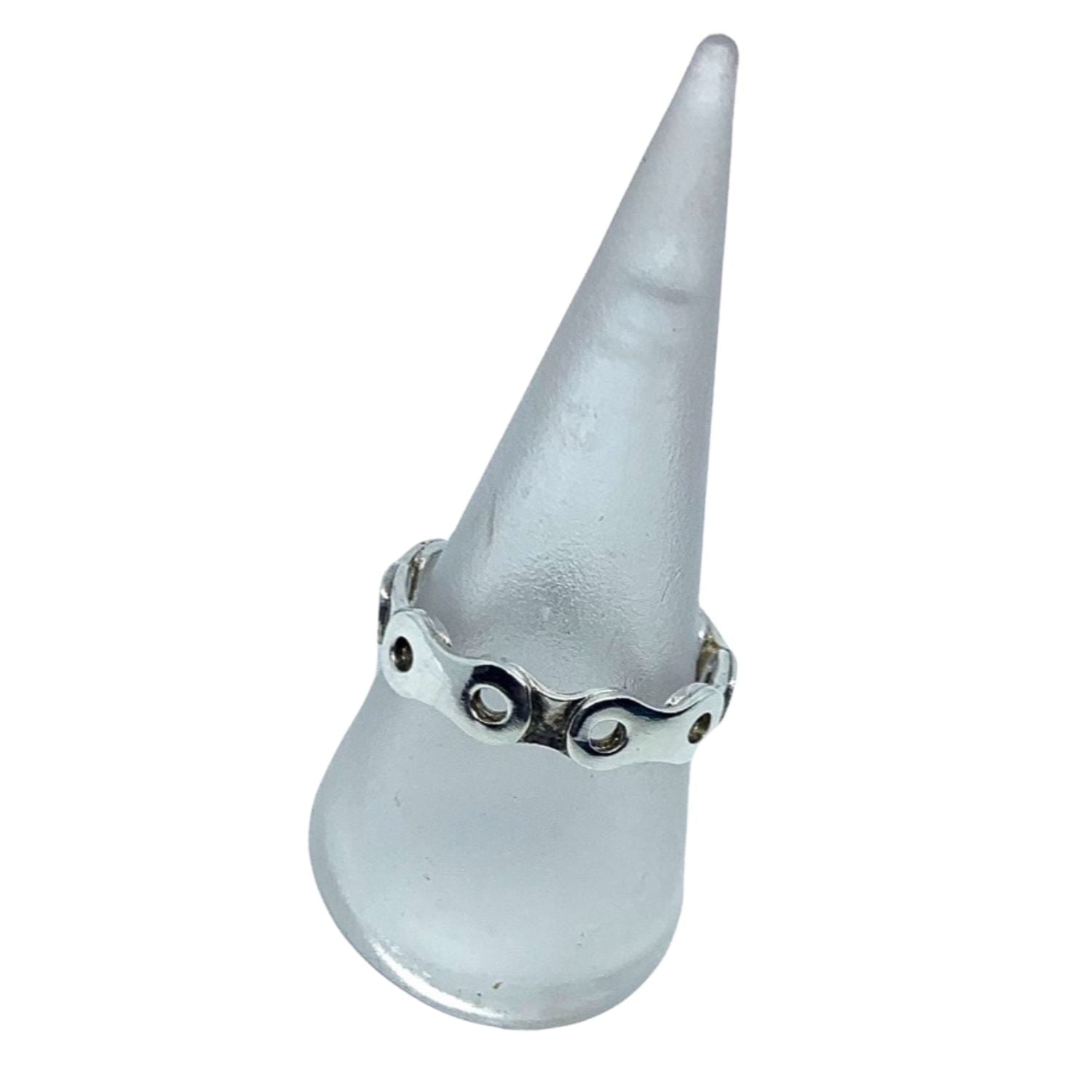 Man wearing sterling silver 925 Bikers Band Ring, chain-inspired sculptural band and polished finish - Tg-Jewellery By Tamara Gervasio
