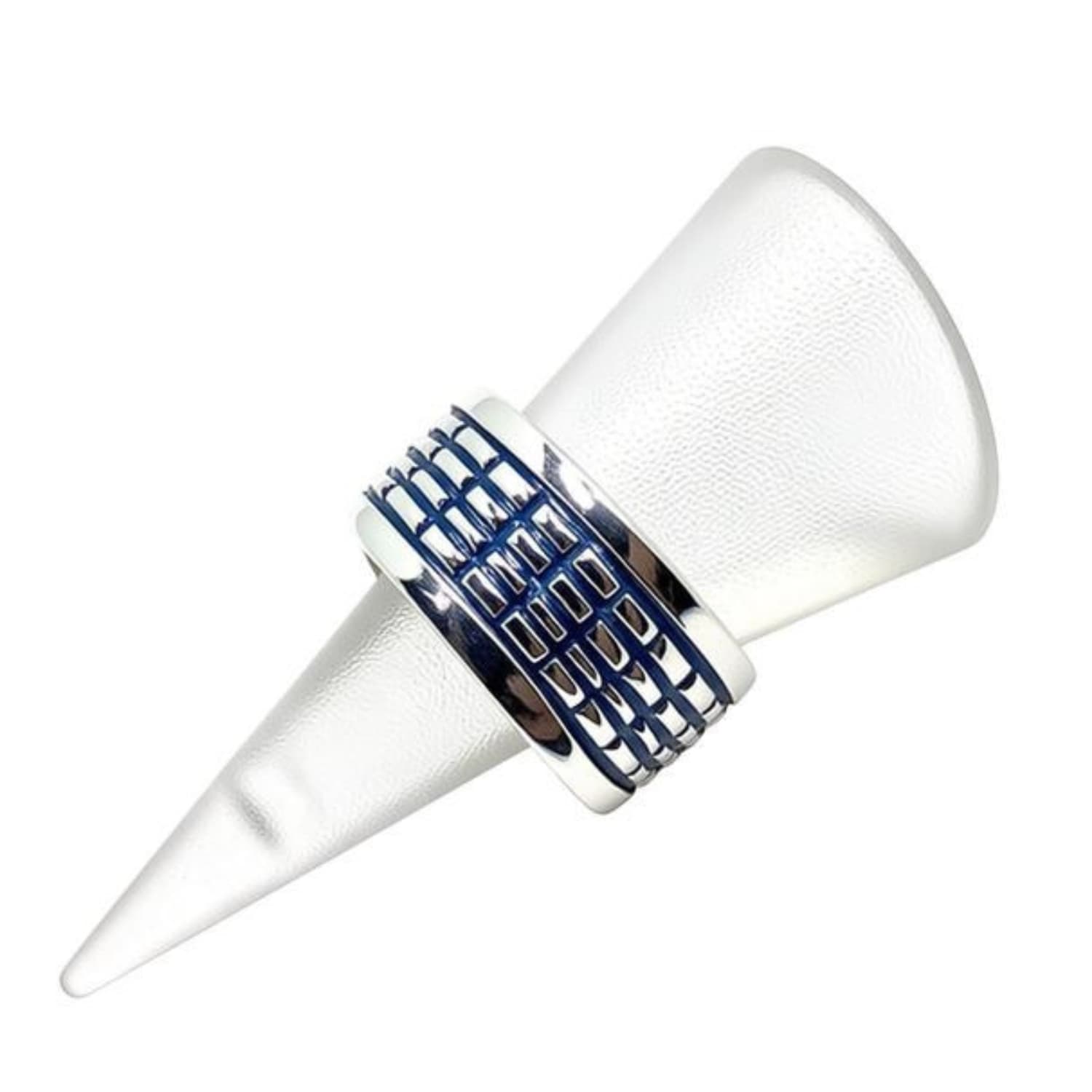 Close-up of blue Colorit ceramic enamel finish on crocodile texture ring
