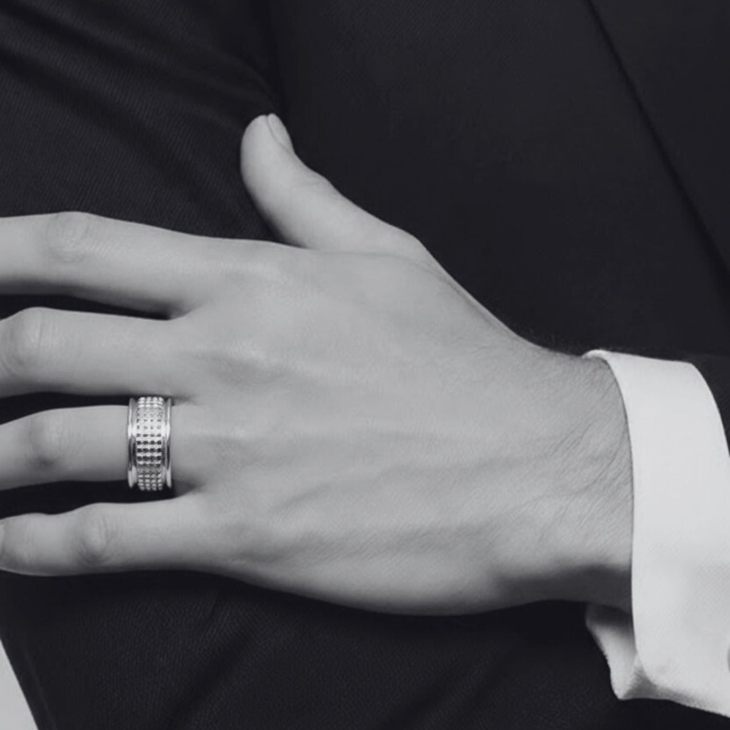Model wearing sterling silver 925 crocodile ring in polished finish, lost wax cast, UK hallmarked