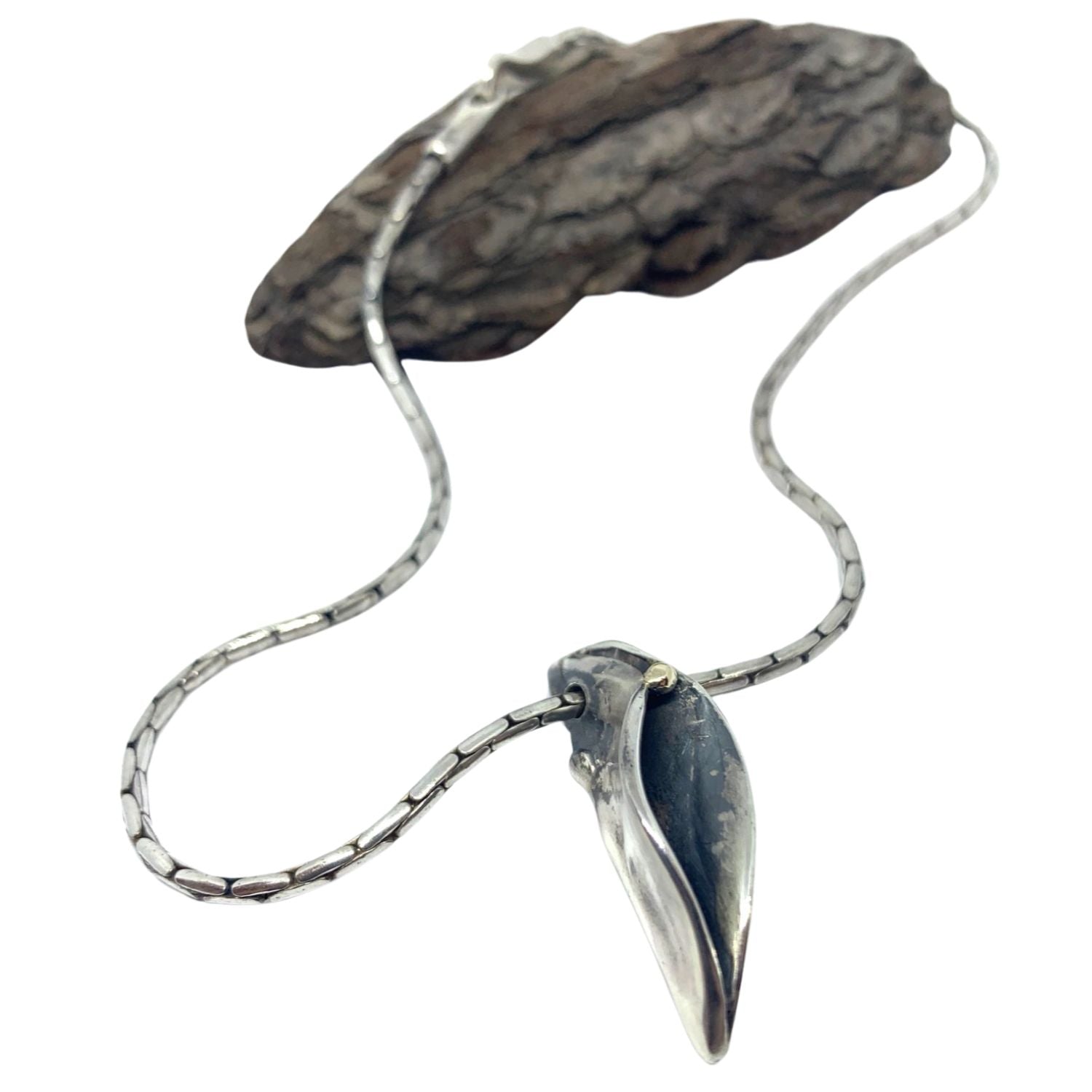 Full view of Erotika sterling silver 925 necklace with Venetian box chain and sculptural pendant - Tg-Jewellery By Tamara Gervasio