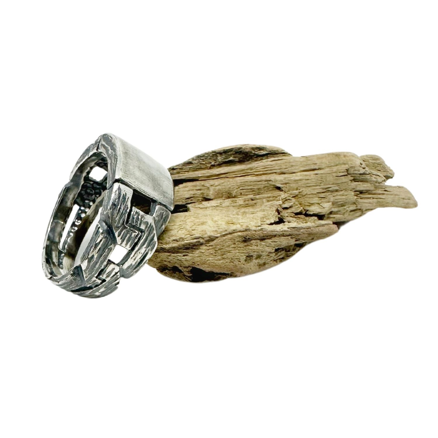 Side profile showing oxidised and polished contrasting surface finish- Tg-Jewellery By Tamara Gervasio
